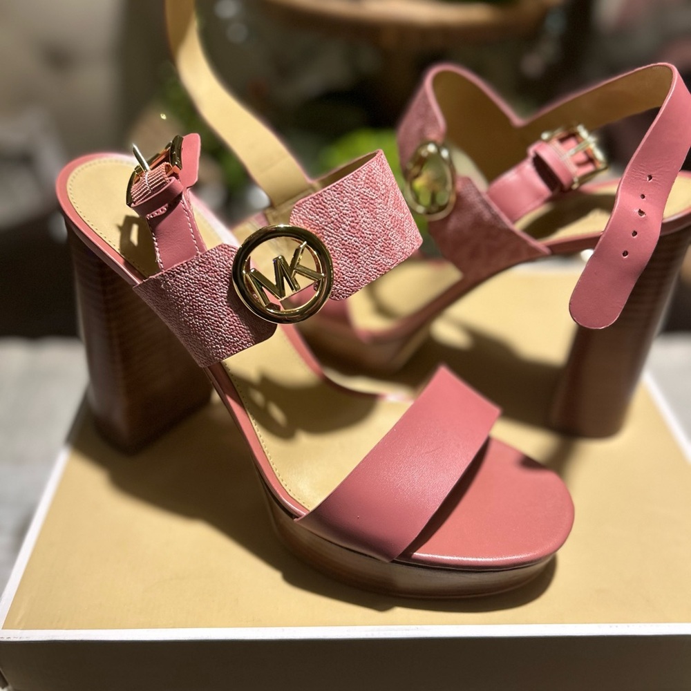 Michael Kors Summer Leather and Logo Platform Sandal (pink), new in box